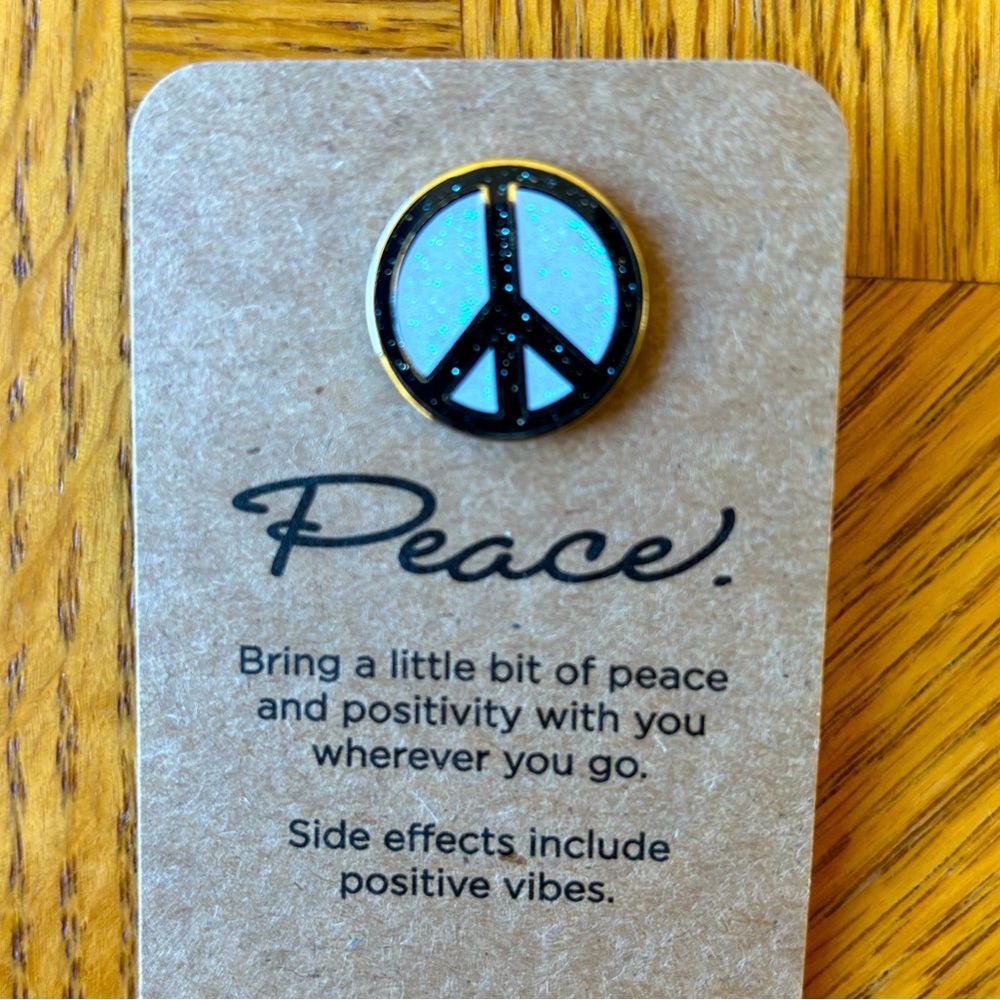 Mello Accessories Peace Pin